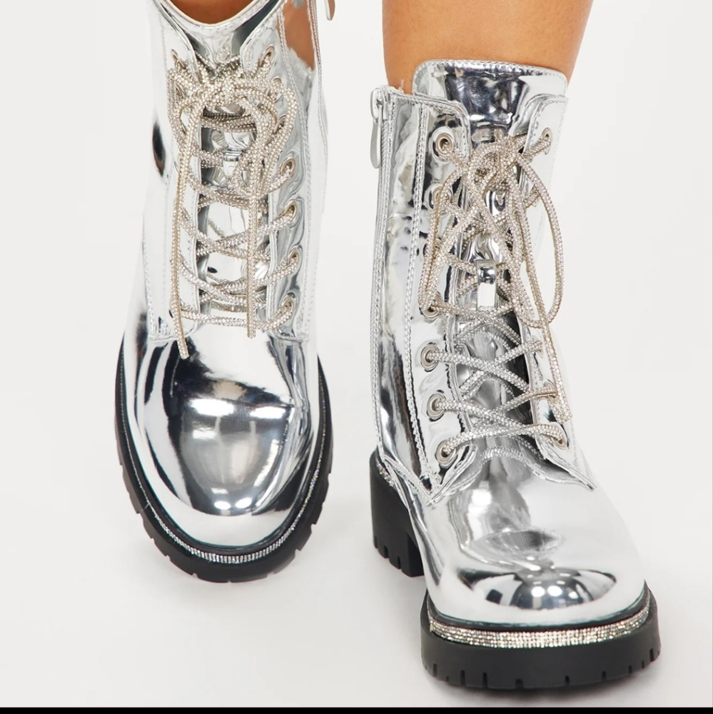 GORGEOUS COMBAT BOOTIES.